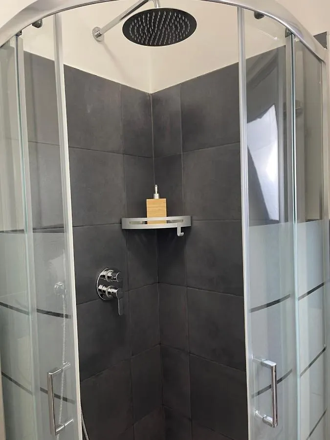 Henry Suite Rome Apartment